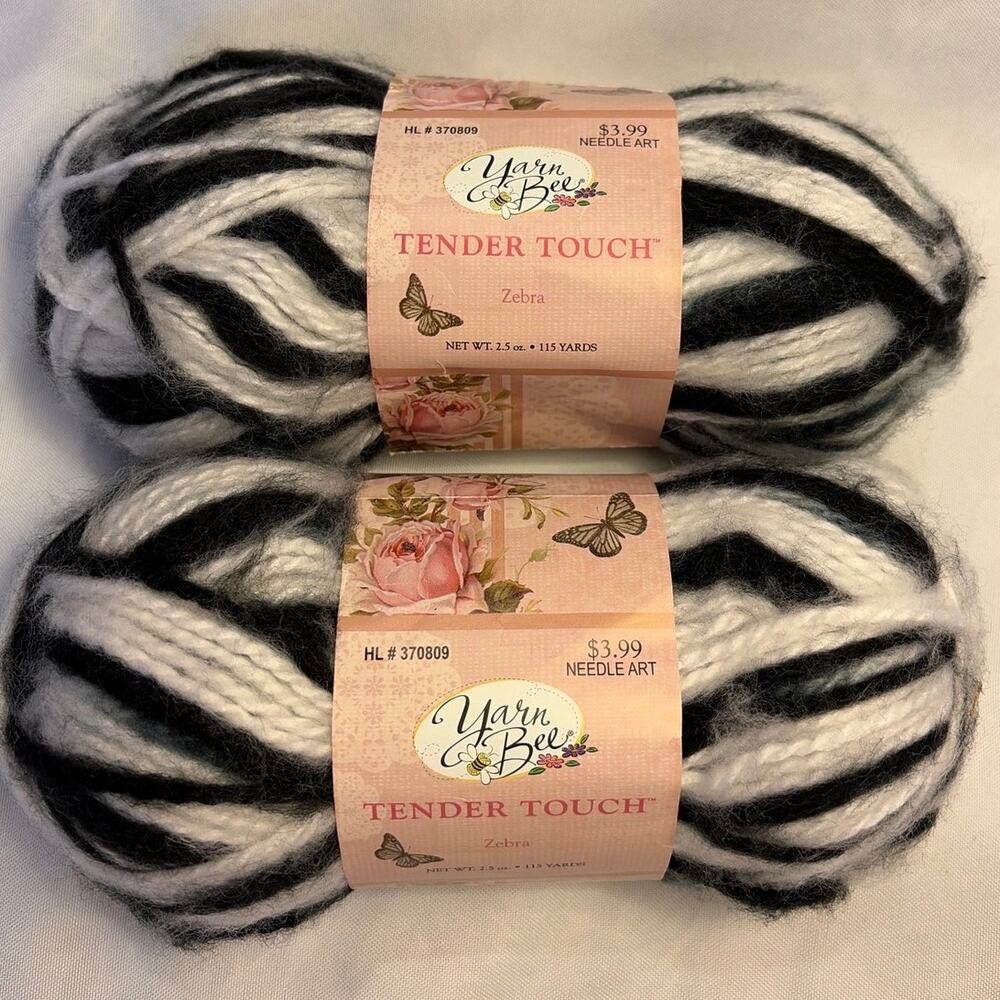 Yarn Bee Tender Touch Zebra Yarn Lot of 2 Black White Acrylic Bulky Fuzzy